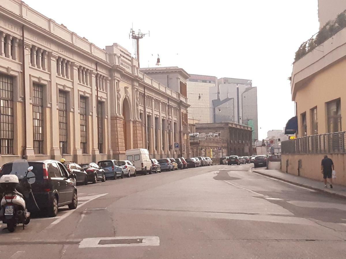 & Parking * Genua
